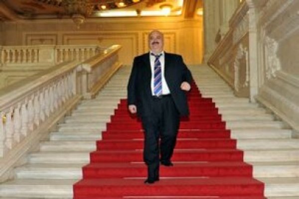ÎCCJ: Senatorul Cătălin Voicu, condamnat la cinci ani de închisoare pentru trafic de influenţă